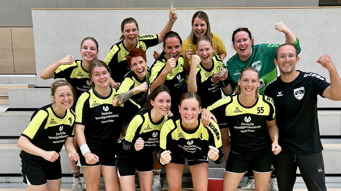 Siegerfoto unserer Frauen mit ihrem neuen Trainer Florian Strümpf