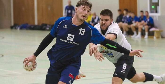 Können nicht immer Schritt halten: Die HSG Werra/Landeck, hier Jacob Schäfer in Weiß, bei der jüngsten Niederlage gegen die TG Rotenburg. © Foto: Friedhelm Eyert Können nicht immer Schritt halten: Die HSG Werra/Landeck, hier Jacob Schäfer in Weiß, bei der jüngsten Niederlage gegen die TG Rotenburg. © Foto: Friedhelm Eyert